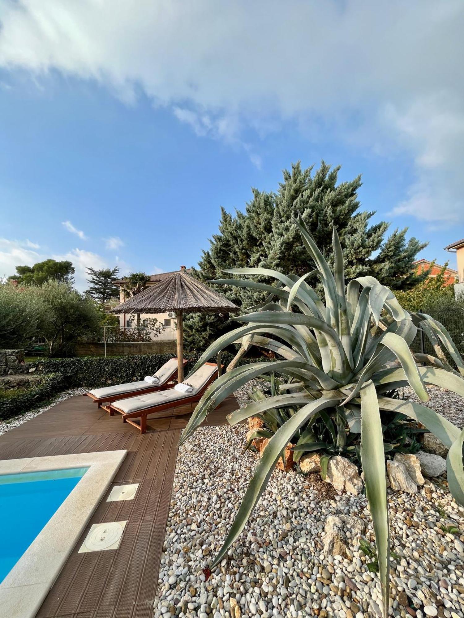Villa Cimic クルク エクステリア 写真